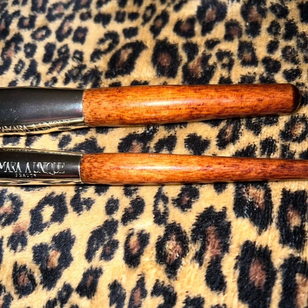 Makeup Brushes with Silver and Wooden Accents - Picture 3 of 5